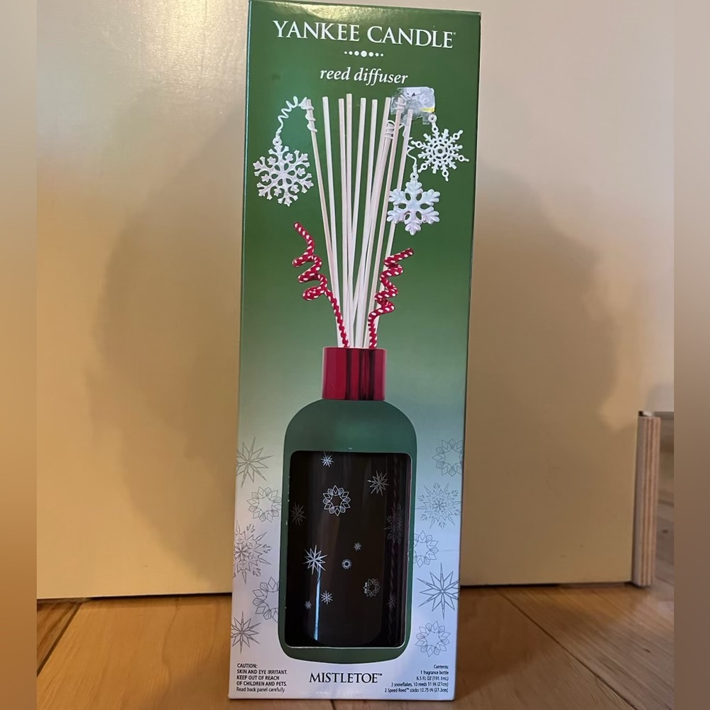 NWT Yankee Candle Mistletoe Reed Diffuser - 6.5 fluid ounces